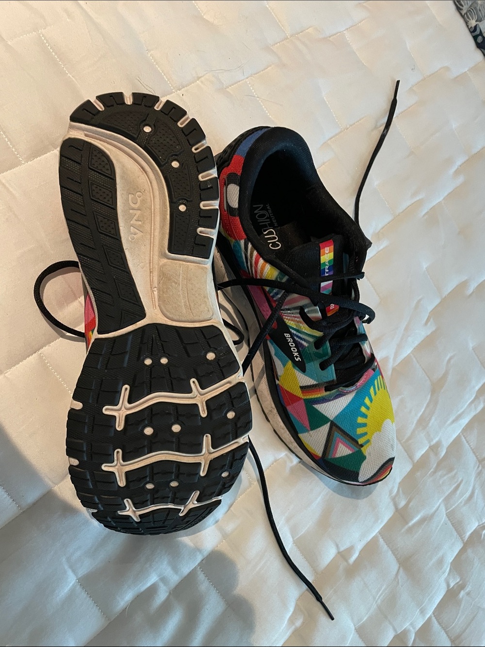 Brooks women’s Rainbow Sneakers - Picture 3 of 3